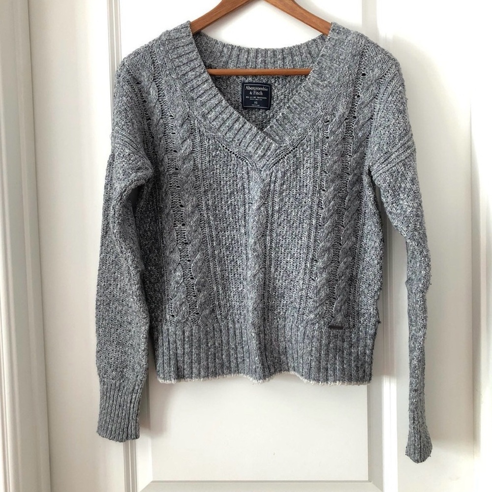 Abercrombie & Fitch Heather Gray V-Neck Sweater